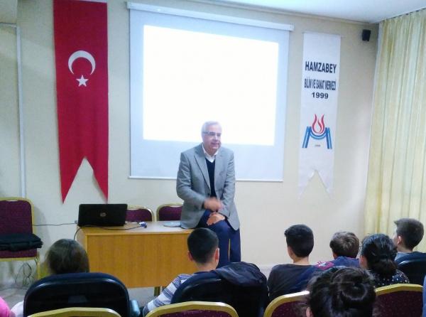 Doç.Dr.Mehmet ÖZ tarafından öğrencilerimize Tohumlar ve Yağlı Tohumlar konulu bilgilendirme semineri düzenlendi.